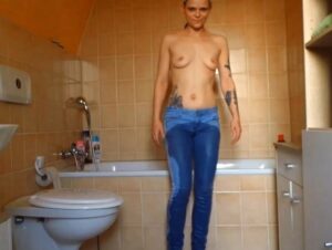 Dirty Sindy Porno Video: Jeans mit viel Ns